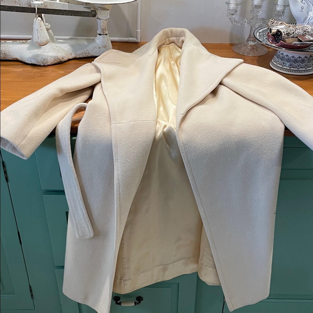 Vintage Elegant Cream Women's Coat -100% cashmere